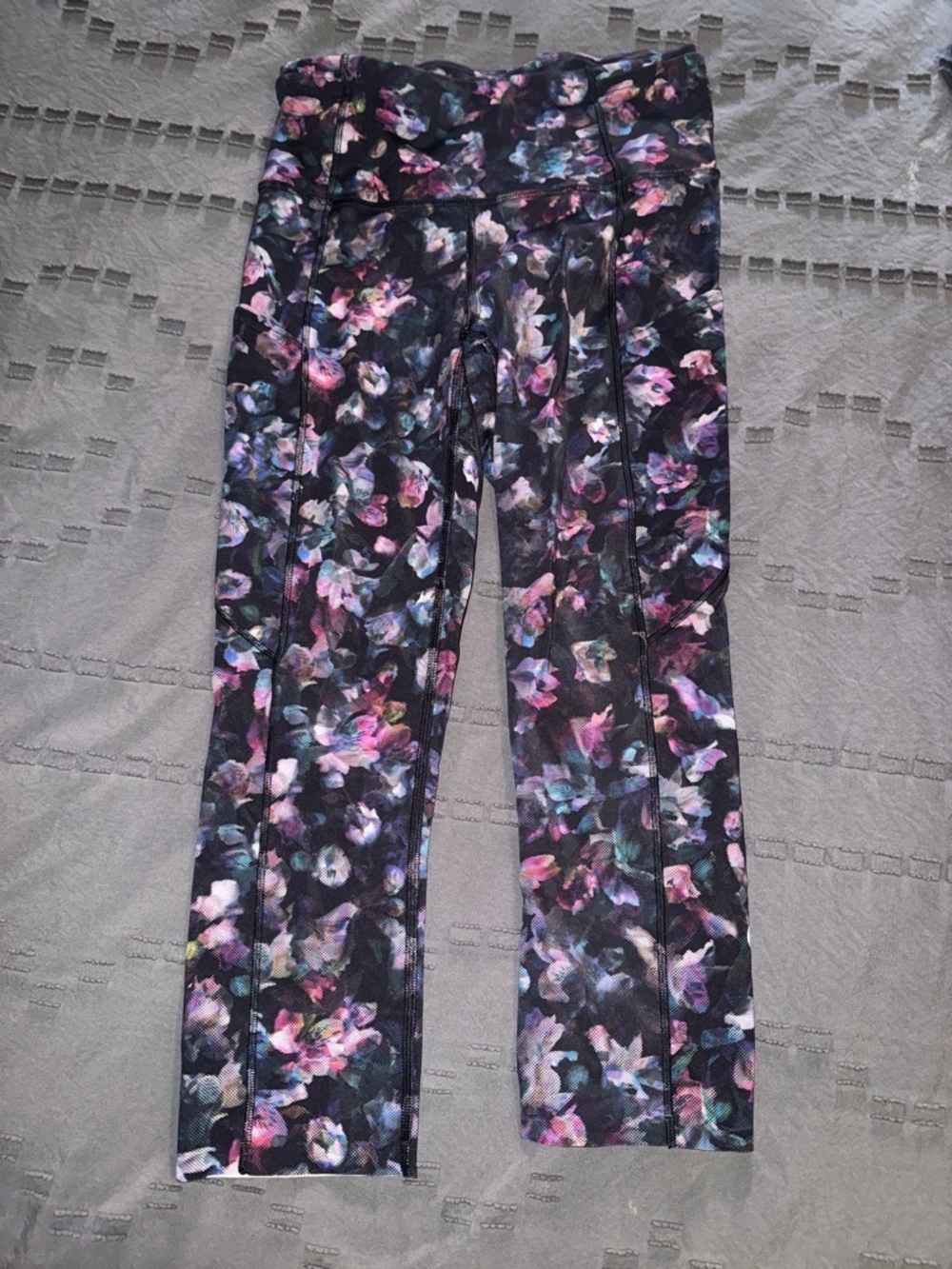 lululemon athletica Black Floral Print cropped Leggings